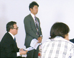 「印刷志の会」を企画する浅尾さんや同社の従業員も一参加者として学び、質問も投げかける